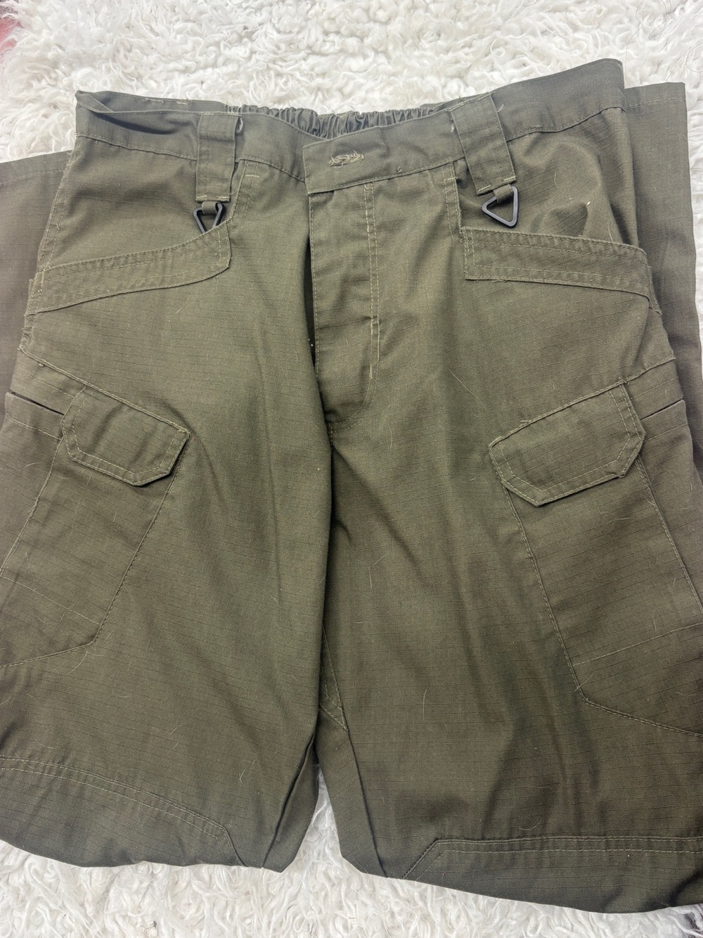 Cargo Shorts in Olive Green